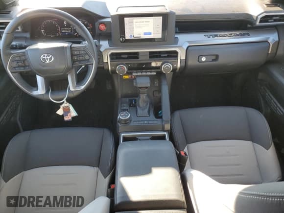 ✅ 2024 Toyota Tacoma Limited • VIN: 3TMLB5JN3RM047435 • Лот: 90991965. Опубликован ранее на Copart с пробегом 8 651 миль. Бесплатный доступ к архиву аукционных продаж из США и подробный отчёт об истории автомобиля на DreamBid. Изображение 8.