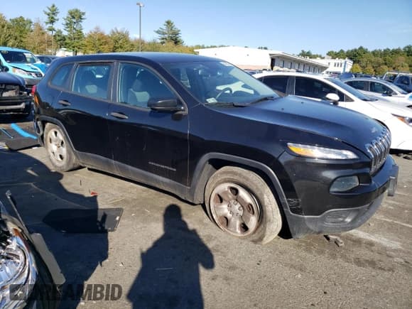 ✅ 2016 Jeep Cherokee Altitude • VIN: 1C4PJMAB1GW143081 • Lot: 84608985. Listed on Copart with 134,915 mi. Free auction sales archive from the USA and detailed vehicle history report at DreamBid. Image 4.
