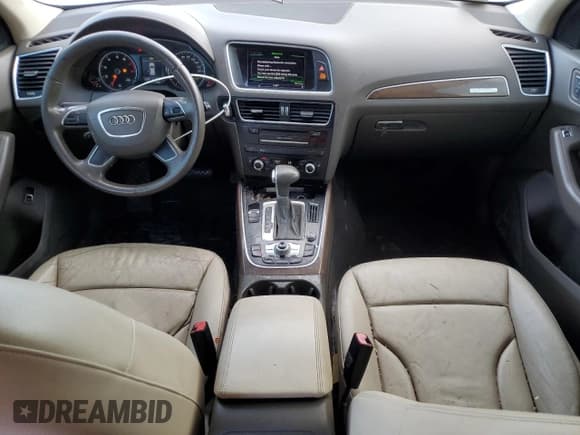 ✅ 2015 Audi Q5 Premium • VIN: WA1CFAFP9FA025577 • Lot: 87213415. Wystawiony na Copart z przebiegiem 152 327 mil. Bezpłatny archiwum sprzedaży aukcyjnych z USA i szczegółowy raport historii pojazdu na DreamBid. Zdjęcie 8.