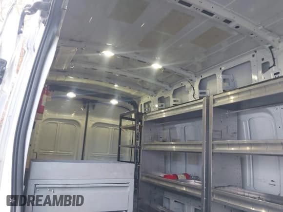 ✅ 2018 Ford Transit • VIN: 1FTBF4XM4JKA33046 • Лот: 43542503. Опубликован ранее на IAAI с пробегом 215 281 миль. Бесплатный доступ к архиву аукционных продаж из США и подробный отчёт об истории автомобиля на DreamBid. Изображение 8.