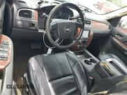 ✅ 2007 Chevrolet Suburban LTZ • VIN: 3GNFC16J07G292396 • Lot: 63480495. Listed on Copart with 290,790 mi. Free auction sales archive from the USA and detailed vehicle history report at DreamBid. Image 8.