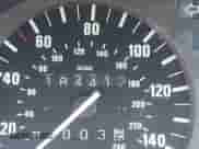 1989 BMW 3 Series z VIN WBABB1309K8275291, wystawiony jako IAAI lot #43598416 z przebiegiem 184 412 mil mil oraz . Historia ofert i sprzedaży dostępna na DreamBid. Obrazek 7.