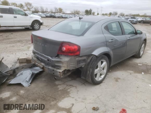 ✅ 2013 Dodge Avenger SE • VIN: 1C3CDZAB4DN551339 • Лот: 79494274. Опубликован ранее на Copart с пробегом 191 981 миль. Бесплатный доступ к архиву аукционных продаж из США и подробный отчёт об истории автомобиля на DreamBid. Изображение 3.