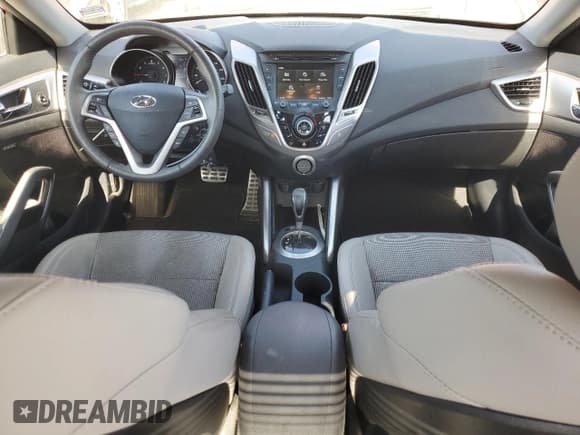 ✅ 2013 Hyundai Veloster w/Gray Int • VIN: KMHTC6AD6DU138208 • Lot: 77527594. Wystawiony na Copart z przebiegiem 73 627 mil. Bezpłatny archiwum sprzedaży aukcyjnych z USA i szczegółowy raport historii pojazdu na DreamBid. Zdjęcie 8.