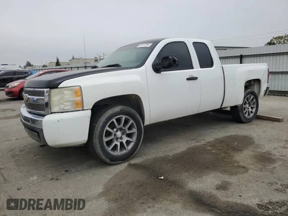 2011 Chevrolet Silverado 1500 LT z VIN 1GCRCSEA7BZ295656, wystawiony jako Copart lot #87011264 z przebiegiem 230 481 mil mil oraz Szkoda całkowita • Salvage title. Historia ofert i sprzedaży dostępna na DreamBid. Obrazek 1.