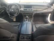 ✅ 2013 BMW 7 Series 750Li xDrive • VIN: WBAYF8C54DDE59165 • Lot: 70009505. Wystawiony na Copart z przebiegiem 230 903 mil. Bezpłatny archiwum sprzedaży aukcyjnych z USA i szczegółowy raport historii pojazdu na DreamBid. Zdjęcie 8.