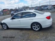 ✅ 2015 BMW 3 Series 328i • VIN: WBA3C1C56FK118629 • Lot: 41863460. Wystawiony na IAAI z przebiegiem 83 176 mil. Bezpłatny archiwum sprzedaży aukcyjnych z USA i szczegółowy raport historii pojazdu na DreamBid. Zdjęcie 15.