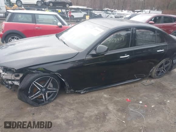 ✅ 2023 Mercedes-Benz C 300 • VIN: W1KAF4HB4PR131332 • Lot: 41099371. Wystawiony na IAAI z przebiegiem 20 645 mil. Bezpłatny archiwum sprzedaży aukcyjnych z USA i szczegółowy raport historii pojazdu na DreamBid. Zdjęcie 13.