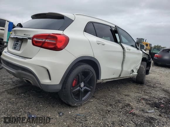 ✅ 2015 Mercedes-Benz GLA 250 • VIN: WDCTG4GBXFJ169981 • Lot: 82732105. Listed on Copart with 110,610 mi. Free auction sales archive from the USA and detailed vehicle history report at DreamBid. Image 3.
