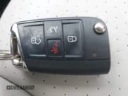 ✅ 2019 Volkswagen Tiguan SE • VIN: 3VV2B7AX3KM004357 • Lot: 43395115. Wystawiony na IAAI z przebiegiem 111 568 mil. Bezpłatny archiwum sprzedaży aukcyjnych z USA i szczegółowy raport historii pojazdu na DreamBid. Zdjęcie 11.