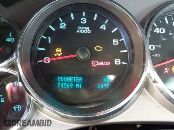 ✅ 2014 Chevrolet Silverado 2500HD LT • VIN: 1GC1CXCG5EF107871 • Lot: 43518202. Listed on IAAI with 74,569 mi. Free auction sales archive from the USA and detailed vehicle history report at DreamBid. Image 16.