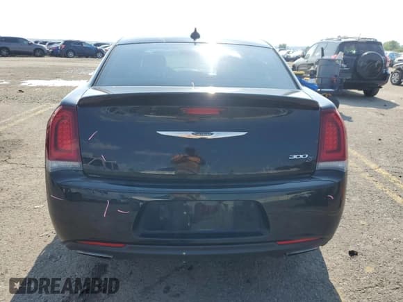 ✅ 2016 Chrysler 300 S • VIN: 2C3CCABTXGH295118 • Lot: 60099645. Listed on Copart with 157,344 mi. Free auction sales archive from the USA and detailed vehicle history report at DreamBid. Image 6.