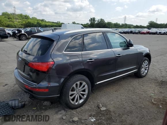 ✅ 2015 Audi Q5 Premium • VIN: WA1CFAFP1FA008045 • Lot: 61505715. Wystawiony na Copart z przebiegiem 127 413 mil. Bezpłatny archiwum sprzedaży aukcyjnych z USA i szczegółowy raport historii pojazdu na DreamBid. Zdjęcie 3.