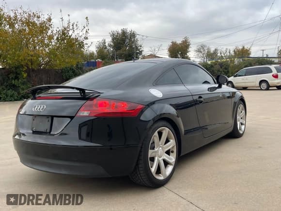 ✅ 2009 Audi TT • VIN: TRUJF38J891014744 • Lot: 65296915. Wystawiony na Copart z przebiegiem 110 023 mil. Bezpłatny archiwum sprzedaży aukcyjnych z USA i szczegółowy raport historii pojazdu na DreamBid. Zdjęcie 4.