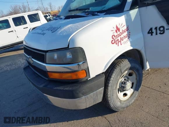 2012 Chevrolet Express Passenger 1LT z VIN 1GAZG1FG9C1139757, wystawiony jako IAAI lot #41578074 z przebiegiem 62 563 mil mil oraz . Historia ofert i sprzedaży dostępna na DreamBid. Obrazek 6.