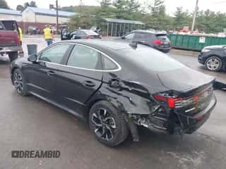 2024 Hyundai Sonata SEL with VIN KMHL64JAXRA385676, listed as a IAAI auction lot 43134564 with 16,767 mi miles and . Bid and sale history available at DreamBid. Image 3.