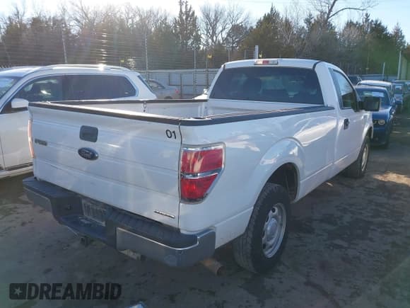 ✅ 2014 Ford F-150 XL • VIN: 1FTNF1CF8EKD17658 • Lot: 41442651. Listed on IAAI with 155,924 mi. Free auction sales archive from the USA and detailed vehicle history report at DreamBid. Image 4.