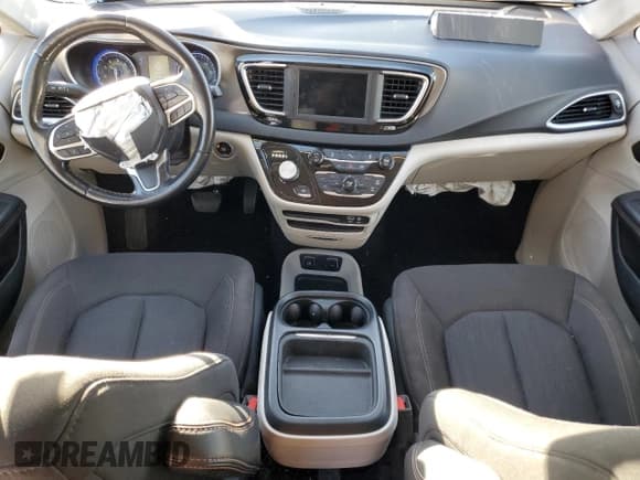 ✅ 2020 Chrysler Pacifica Touring • VIN: 2C4RC1FG4LR142046 • Lot: 85691605. Listed on Copart with 77,602 mi. Free auction sales archive from the USA and detailed vehicle history report at DreamBid. Image 8.