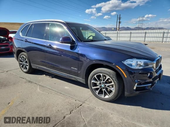 ✅ 2017 BMW X5 xDrive35i • VIN: 5UXKR0C35H0X80799 • Lot: 90932325. Wystawiony na Copart z przebiegiem 105 252 mil. Bezpłatny archiwum sprzedaży aukcyjnych z USA i szczegółowy raport historii pojazdu na DreamBid. Zdjęcie 4.