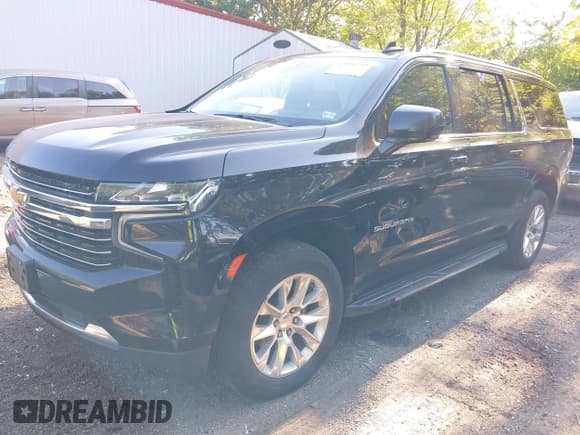 ✅ 2021 Chevrolet Suburban LT • VIN: 1GNSKCKD1MR382911 • Lot: 43016739. Wystawiony na IAAI z przebiegiem 210 049 mil. Bezpłatny archiwum sprzedaży aukcyjnych z USA i szczegółowy raport historii pojazdu na DreamBid. Zdjęcie 2.