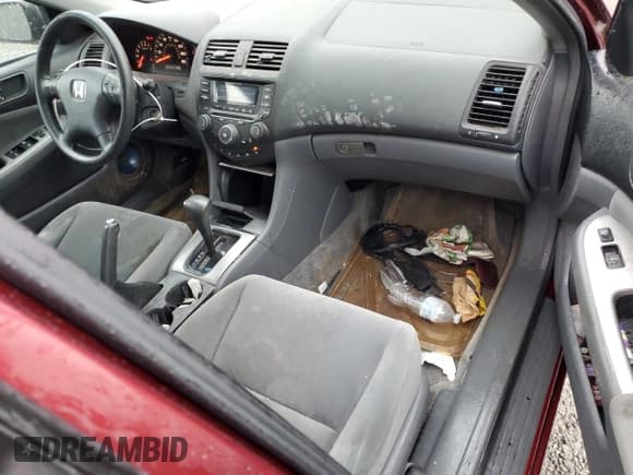 ✅ 2003 Honda Accord EX • VIN: 1HGCM56673A062229 • Lot: 82617675. Listed on Copart with 164,181 mi. Free auction sales archive from the USA and detailed vehicle history report at DreamBid. Image 8.