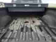 2017 Ram 1500 Express z VIN 3C6JR7AT7HG660448, wystawiony jako Copart lot #53451514 z przebiegiem 115 644 mil mil oraz Szkoda całkowita • Salvage title. Historia ofert i sprzedaży dostępna na DreamBid. Obrazek 10.