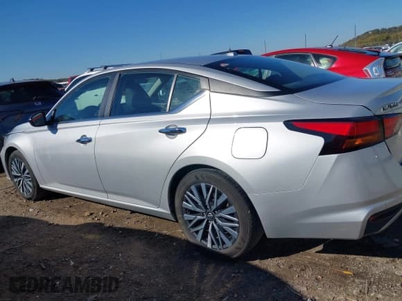 ✅ 2024 Nissan Altima SV • VIN: 1N4BL4DV3RN420712 • Lot: 43598094. Listed on IAAI with 28,173 mi. Free auction sales archive from the USA and detailed vehicle history report at DreamBid. Image 14.