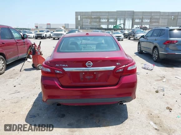 ✅ 2018 Nissan Altima SR • VIN: 1N4AL3AP3JC212065 • Lot: 42379077. Listed on IAAI with 93,040 mi. Free auction sales archive from the USA and detailed vehicle history report at DreamBid. Image 16.