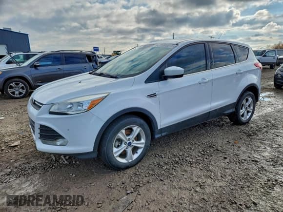 ✅ 2016 Ford Escape SE • VIN: 1FMCU9GXXGUA85601 • Lot: 95466195. Wystawiony na Copart z przebiegiem 132 930 mil. Bezpłatny archiwum sprzedaży aukcyjnych z USA i szczegółowy raport historii pojazdu na DreamBid. Zdjęcie 1.