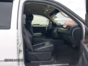 ✅ 2012 GMC Sierra 2500HD Denali • VIN: 1GT125E83CF138336 • Lot: 42661615. Wystawiony na IAAI z przebiegiem 50 728 mil. Bezpłatny archiwum sprzedaży aukcyjnych z USA i szczegółowy raport historii pojazdu na DreamBid. Zdjęcie 5.