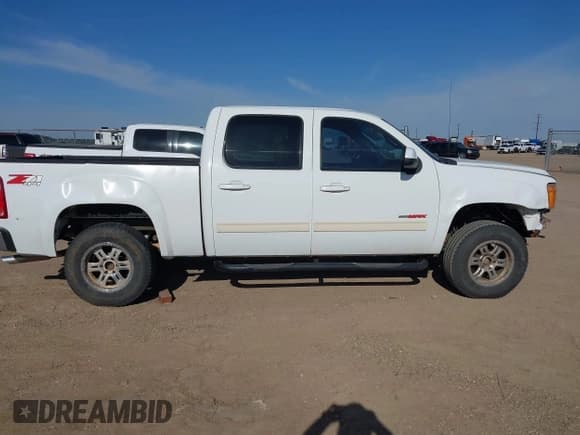✅ 2007 GMC Sierra 1500 • VIN: 3GTEK13Y17G517689 • Лот: 41996422. Опубликован ранее на IAAI с пробегом 209 240 миль. Бесплатный доступ к архиву аукционных продаж из США и подробный отчёт об истории автомобиля на DreamBid. Изображение 13.