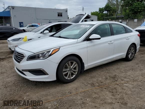 ✅ 2016 Hyundai Sonata SE • VIN: 5NPE24AF2GH328074 • Лот: 50108873. Опубликован ранее на Copart с пробегом 64 884 миль. Бесплатный доступ к архиву аукционных продаж из США и подробный отчёт об истории автомобиля на DreamBid. Изображение 1.