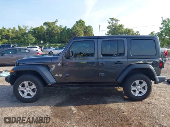 ✅ 2020 Jeep Wrangler Unlimited Willys • VIN: 1C4HJXDM7LW270513 • Lot: 42214745. Wystawiony na IAAI z przebiegiem 67 690 mil. Bezpłatny archiwum sprzedaży aukcyjnych z USA i szczegółowy raport historii pojazdu na DreamBid. Zdjęcie 15.