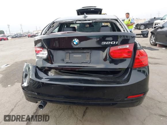 ✅ 2015 BMW 3 Series 320i • VIN: WBA3B1G50FNT06932 • Лот: 43301260. Опубликован ранее на IAAI с пробегом 101 305 миль. Бесплатный доступ к архиву аукционных продаж из США и подробный отчёт об истории автомобиля на DreamBid. Изображение 16.