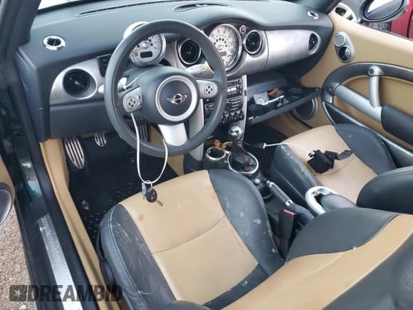 ✅ 2008 MINI Convertible S • VIN: WMWRH33558TU81072 • Лот: 74367784. Опубликован ранее на Copart с пробегом Не указан. Бесплатный доступ к архиву аукционных продаж из США и подробный отчёт об истории автомобиля на DreamBid. Изображение 8.