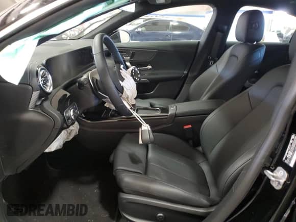 2024 Mercedes-Benz CLA 250 с VIN W1K5J4GB9RN471880, выставлен на аукционе Copart как лот 42692595 с пробегом 1 032 миль миль и Списание • Salvage title. История ставок и продаж доступна на DreamBid. Изображение 7.