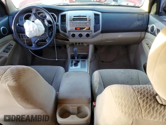 ✅ 2011 Toyota Tacoma • VIN: 5TFJX4GN5BX004094 • Lot: 53847545. Wystawiony na Copart z przebiegiem 155 138 mil. Bezpłatny archiwum sprzedaży aukcyjnych z USA i szczegółowy raport historii pojazdu na DreamBid. Zdjęcie 8.