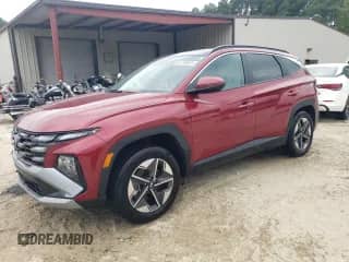 2025 Hyundai Tucson SEL Convenience z VIN KM8JCDD17SU252227, wystawiony jako Copart lot #84199505 z przebiegiem 12 749 mil mil oraz Szkoda całkowita • Salvage title. Historia ofert i sprzedaży dostępna na DreamBid. Obrazek 1.