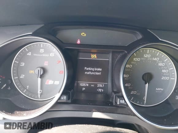 ✅ 2012 Audi S5 Premium Plus • VIN: WAUCVAFR6CA032117 • Lot: 42253758. Wystawiony na IAAI z przebiegiem 103 574 mil. Bezpłatny archiwum sprzedaży aukcyjnych z USA i szczegółowy raport historii pojazdu na DreamBid. Zdjęcie 7.