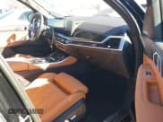 ✅ 2024 BMW X5 xDrive40i • VIN: 5UX23EU03R9U30989 • Lot: 43474605. Wystawiony na IAAI z przebiegiem 27 127 mil. Bezpłatny archiwum sprzedaży aukcyjnych z USA i szczegółowy raport historii pojazdu na DreamBid. Zdjęcie 5.