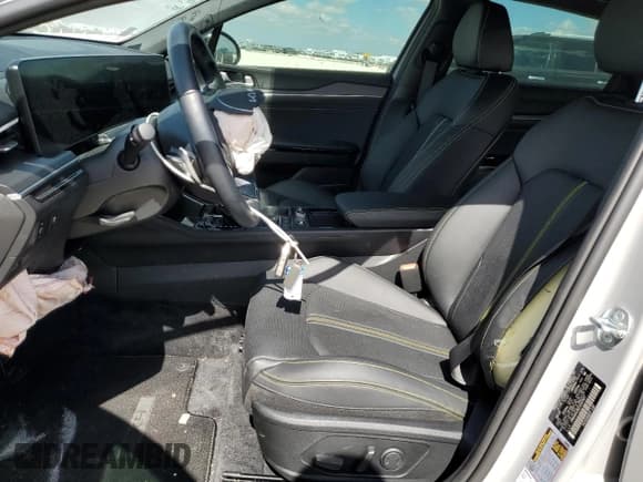 ✅ 2025 Kia K5 GT • VIN: KNAG44J82S5321927 • Lot: 84009735. Wystawiony na Copart z przebiegiem 4 157 mil. Bezpłatny archiwum sprzedaży aukcyjnych z USA i szczegółowy raport historii pojazdu na DreamBid. Zdjęcie 7.