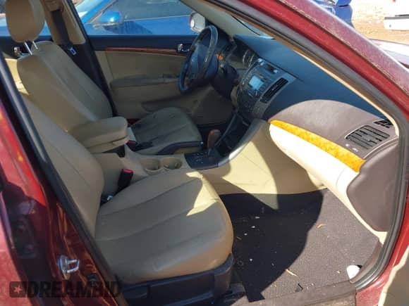 2009 Hyundai Sonata SE with VIN 5NPEU46F29H405001, listed as a IAAI auction lot 41629508 with 236,912 mi miles and . Bid and sale history available at DreamBid. Image 5.