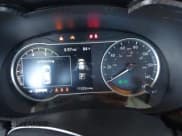 ✅ 2023 Nissan Versa SR • VIN: 3N1CN8FV2PL810777 • Lot: 43516285. Wystawiony na IAAI z przebiegiem 11 332 mil. Bezpłatny archiwum sprzedaży aukcyjnych z USA i szczegółowy raport historii pojazdu na DreamBid. Zdjęcie 7.