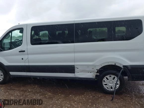 ✅ 2023 Ford Transit Passenger XL • VIN: 1FBAX2YG2PKA91028 • Лот: 42106198. Опубликован ранее на IAAI с пробегом 52 874 миль. Бесплатный доступ к архиву аукционных продаж из США и подробный отчёт об истории автомобиля на DreamBid. Изображение 14.