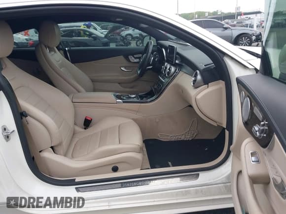 ✅ 2017 Mercedes-Benz C 300 • VIN: WDDWJ4JB9HF355715 • Lot: 42265421. Listed on IAAI with 13,696 mi. Free auction sales archive from the USA and detailed vehicle history report at DreamBid. Image 5.