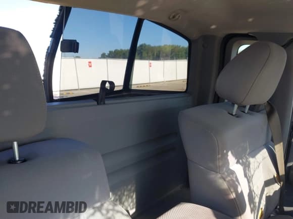 ✅ 2004 Ford F-150 STX • VIN: 1FTRF04W34KD77016 • Lot: 43066207. Wystawiony na IAAI z przebiegiem 108 549 mil. Bezpłatny archiwum sprzedaży aukcyjnych z USA i szczegółowy raport historii pojazdu na DreamBid. Zdjęcie 8.