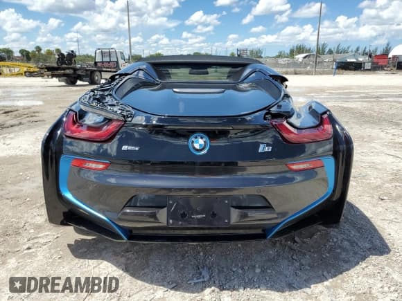 ✅ 2019 BMW i8 • VIN: WBY2Z6C58KVG97739 • Лот: 60137614. Опубликован ранее на Copart с пробегом 3 130 миль. Бесплатный доступ к архиву аукционных продаж из США и подробный отчёт об истории автомобиля на DreamBid. Изображение 6.