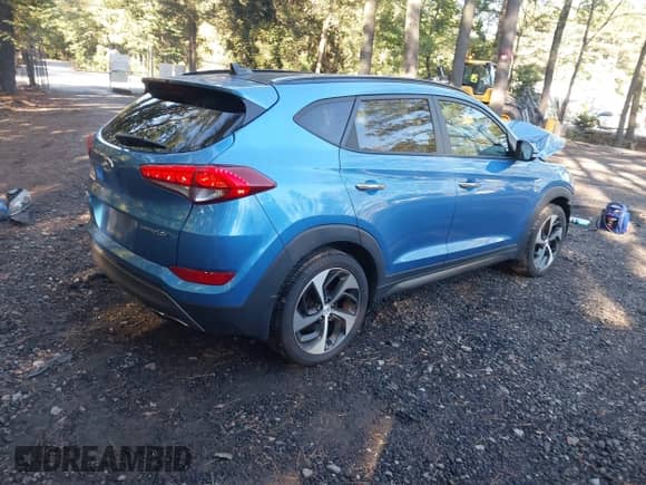 2016 Hyundai Tucson Limited with VIN KM8J33A27GU061924, listed as a IAAI auction lot 43466309 with 73,258 mi miles and . Bid and sale history available at DreamBid. Image 4.