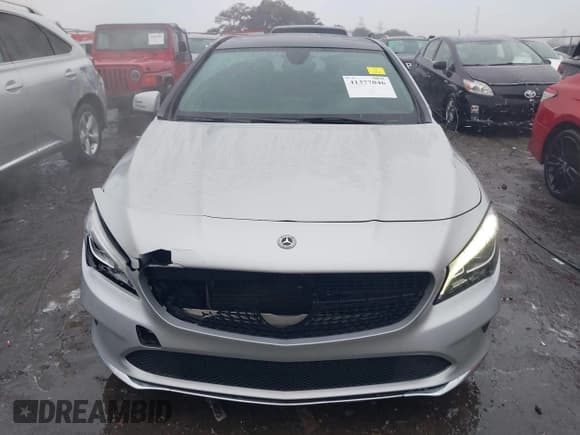 ✅ 2019 Mercedes-Benz CLA 250 • VIN: WDDSJ4EB6KN722477 • Lot: 41377046. Wystawiony na IAAI z przebiegiem 74 969 mil. Bezpłatny archiwum sprzedaży aukcyjnych z USA i szczegółowy raport historii pojazdu na DreamBid. Zdjęcie 12.