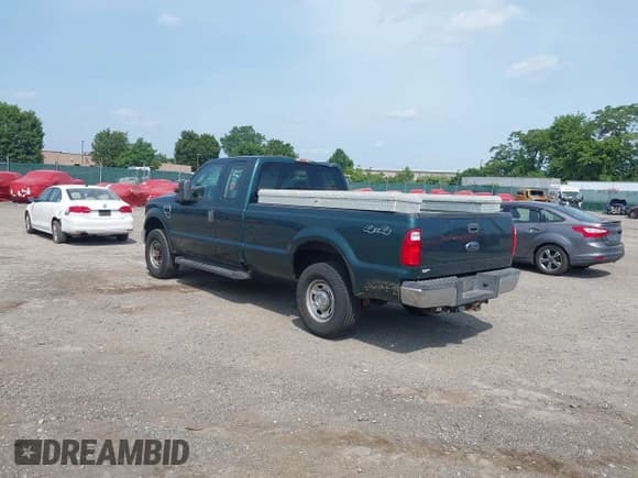 ✅ 2010 Ford F-250 XL • VIN: 1FTSX2B55AEB34547 • Lot: 42579306. Wystawiony na IAAI z przebiegiem 125 938 mil. Bezpłatny archiwum sprzedaży aukcyjnych z USA i szczegółowy raport historii pojazdu na DreamBid. Zdjęcie 3.